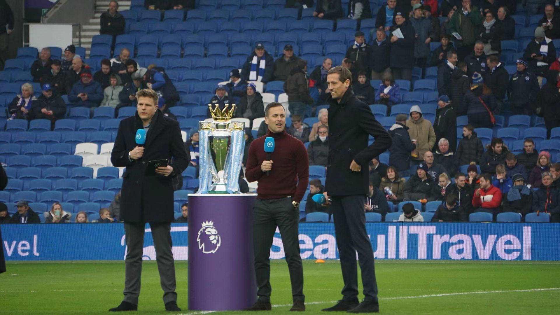 略逊于西特 略逊于西特